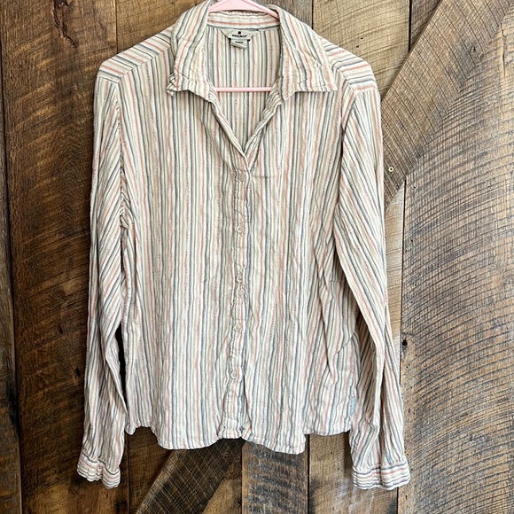 Woolrich Tops - Vintage Woolrich womens button up shirt